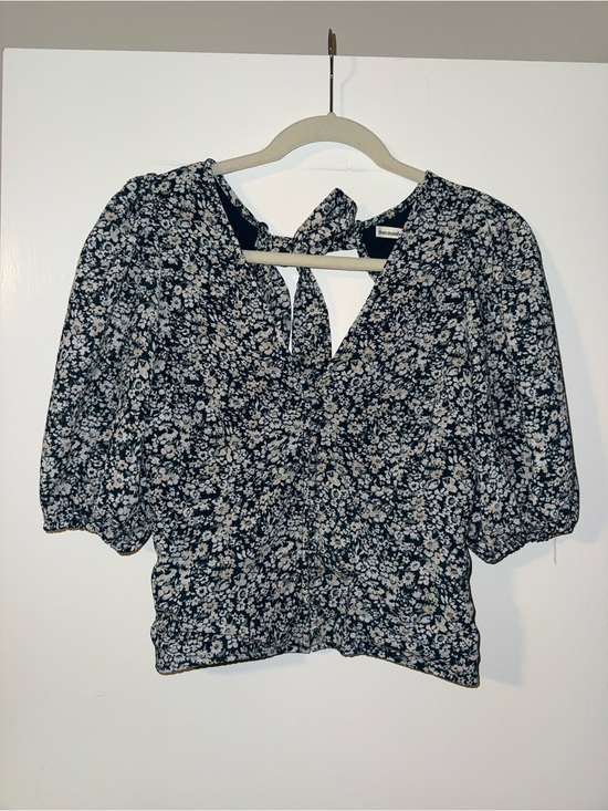 Abercrombie & Fitch Tops - Abercrombie Floral Puff-Sleeve Blouse